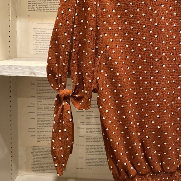 Brown and cream Poka-Dot blouse - Picture 3 of 4